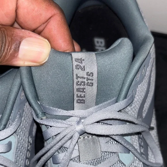 Brooks Beast GTS Light Gray Athletic Shoes - Picture 7 of 10